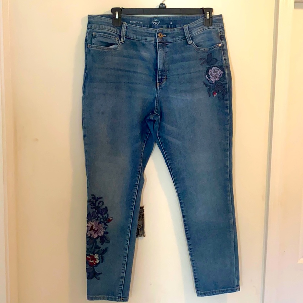 Embroidered Floral Jeans Size 18